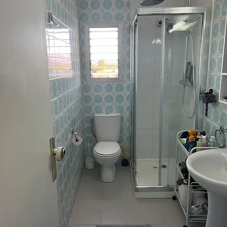 2 Bedroom Golden Park Apartment *