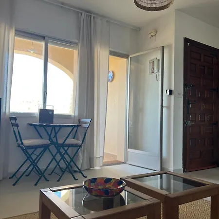 2 Bedroom Golden Park شقة